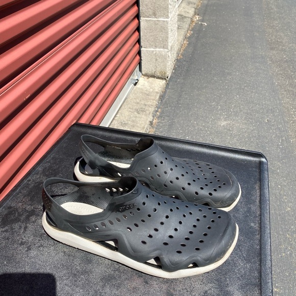 Crocs Men's Swiftwater Wave Graphite / Black Ankle-High Rubber Slip-On Shoes - Picture 5 of 13